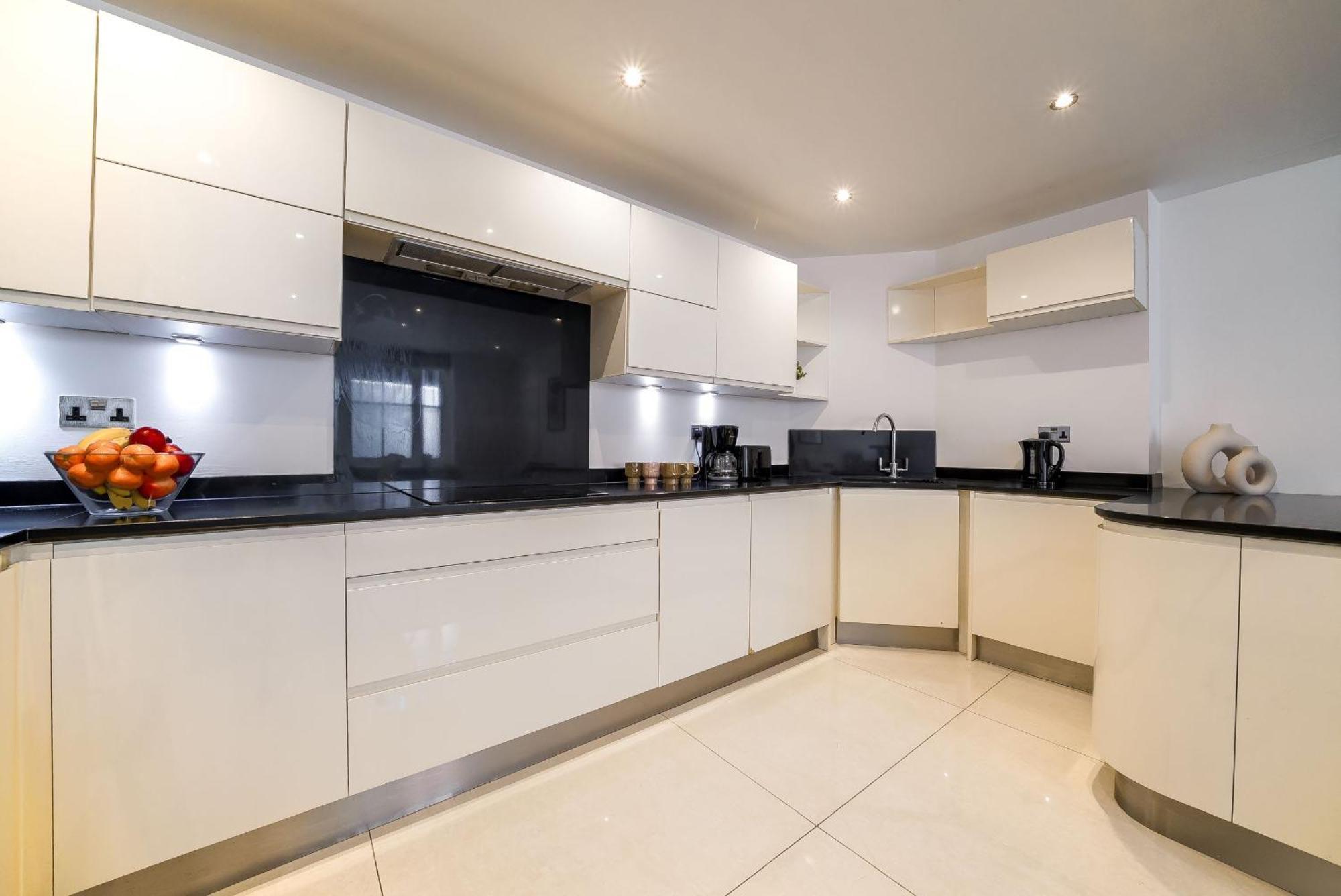 Notting Hill & Hyde Park - 2Br - Cityapartmentstay Лондон Екстер'єр фото